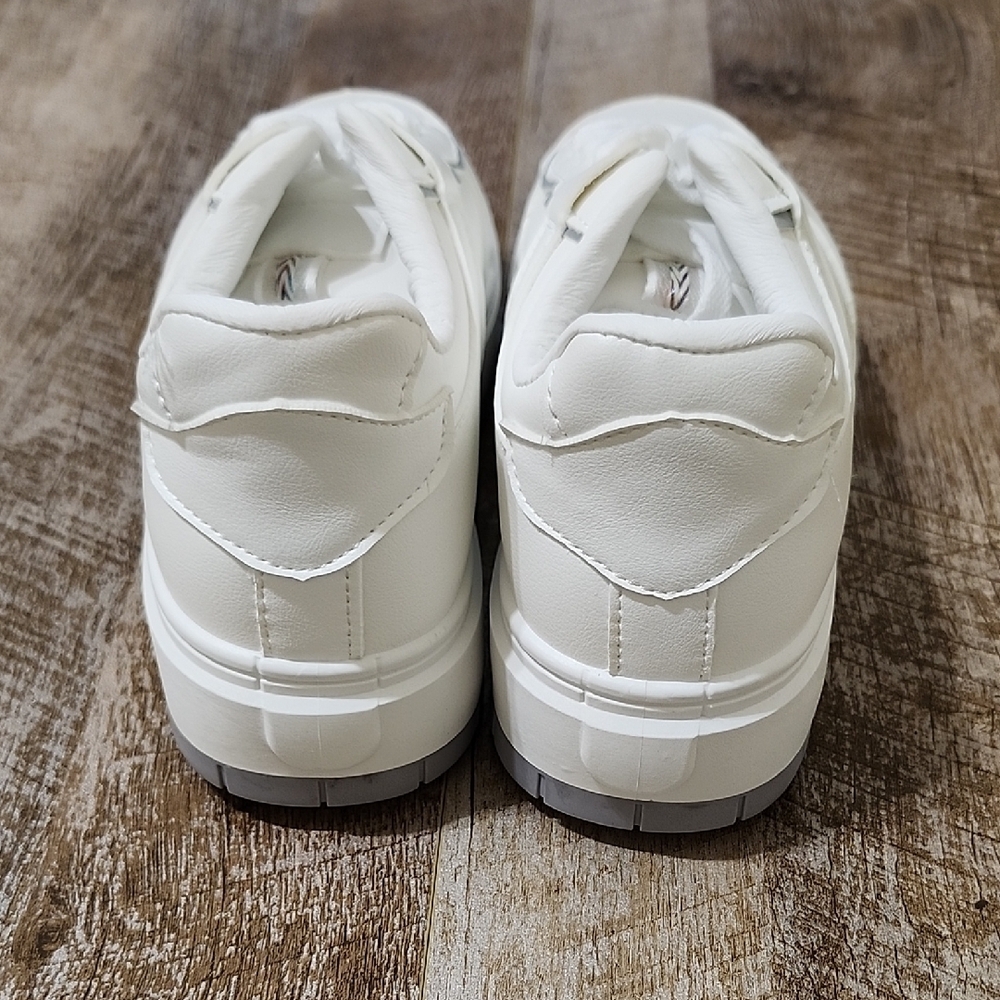 PrettyLittleThing Gray and White Platform Shoes - Picture 9 of 10